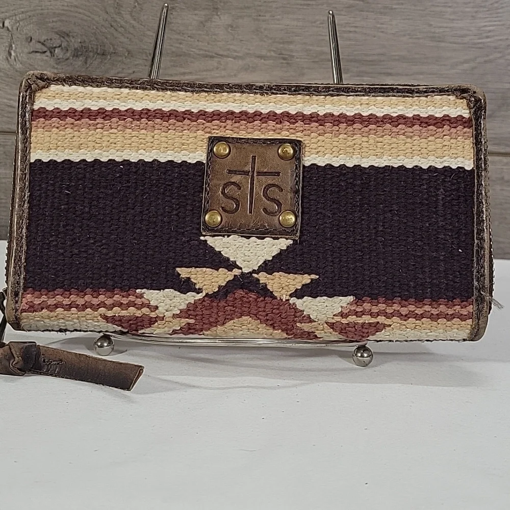 STS Ranchwear Southwestern Stripe Tapestry Leather Zip Around Wallet